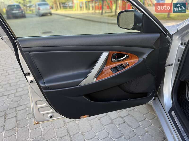 Седан Toyota Camry 2007 в Ивано-Франковске
