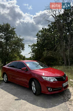 Седан Toyota Camry 2013 в Киеве