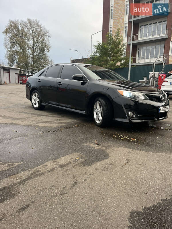 Седан Toyota Camry 2014 в Киеве фото 7 Седан Toyota Camry 2014 в Киеве