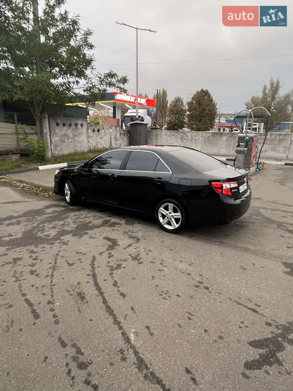 Седан Toyota Camry 2014 в Киеве фото 15 Седан Toyota Camry 2014 в Киеве