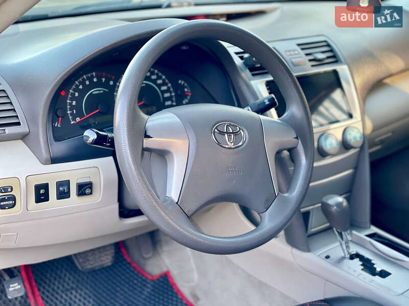 Седан Toyota Camry 2009 в Новоархангельську