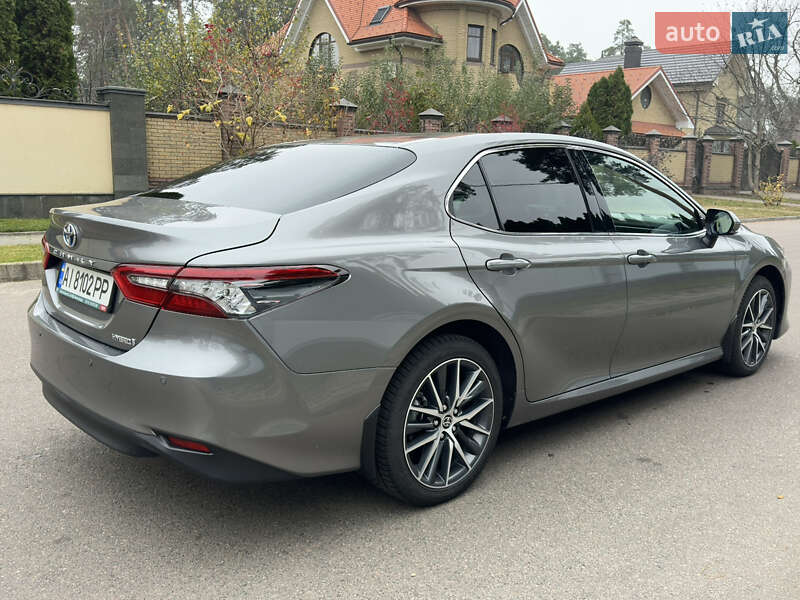 Седан Toyota Camry 2022 в Черкассах