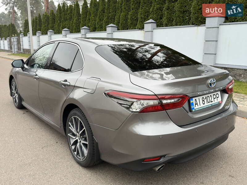 Седан Toyota Camry 2022 в Черкассах
