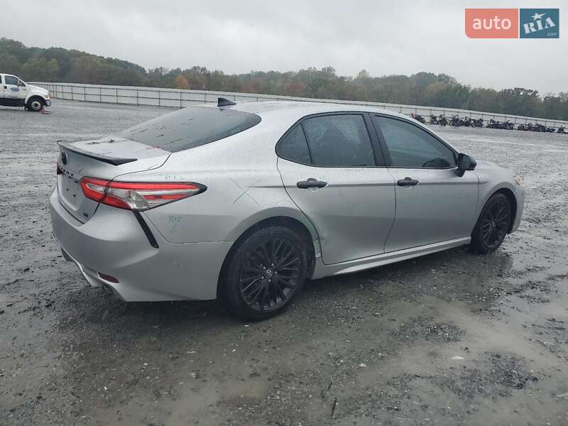 Седан Toyota Camry 2019 в Киеве