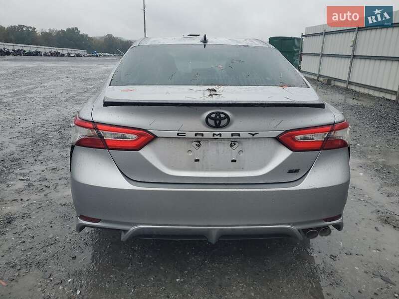 Седан Toyota Camry 2019 в Киеве