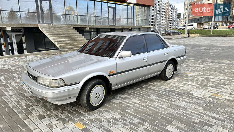Toyota Camry 1988