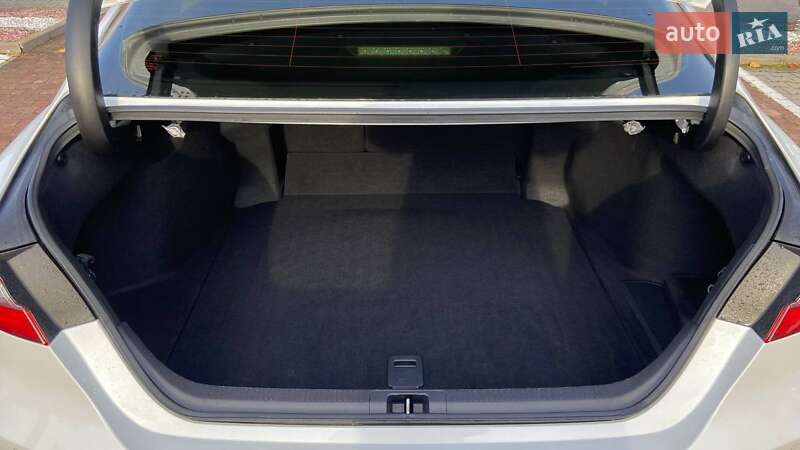 Седан Toyota Camry 2021 в Хмельницком