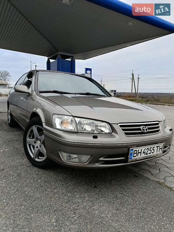 Седан Toyota Camry 2001 в Балті