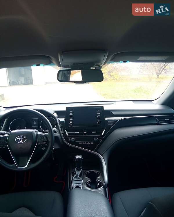 Седан Toyota Camry 2021 в Новой Одессе