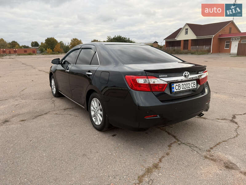 Седан Toyota Camry 2011 в Киеве