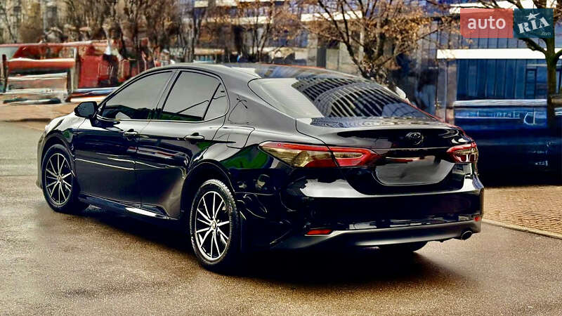 Седан Toyota Camry 2017 в Киеве фото 4 Седан Toyota Camry 2017 в Киеве