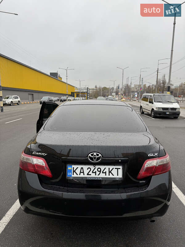 Седан Toyota Camry 2008 в Киеве