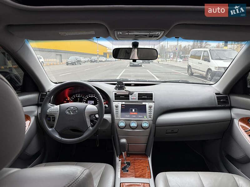 Седан Toyota Camry 2008 в Киеве