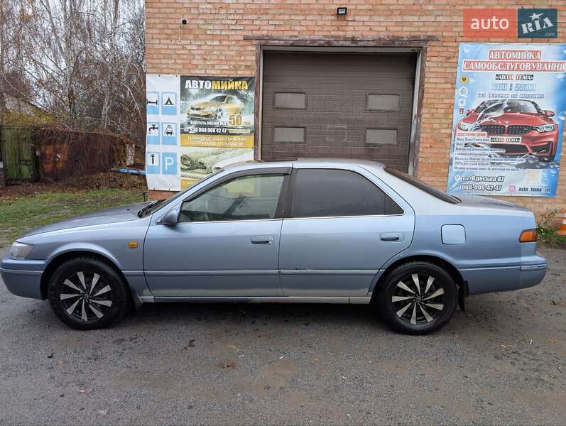 Седан Toyota Camry 1997 в Жмеринке