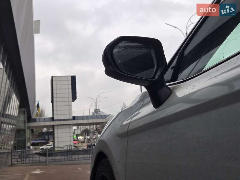 Седан Toyota Camry 2021 в Киеве