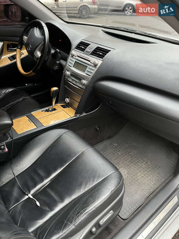 Седан Toyota Camry 2006 в Киеве