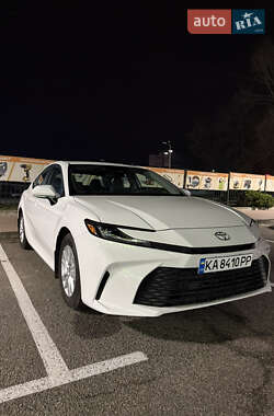 Седан Toyota Camry 2024 в Києві