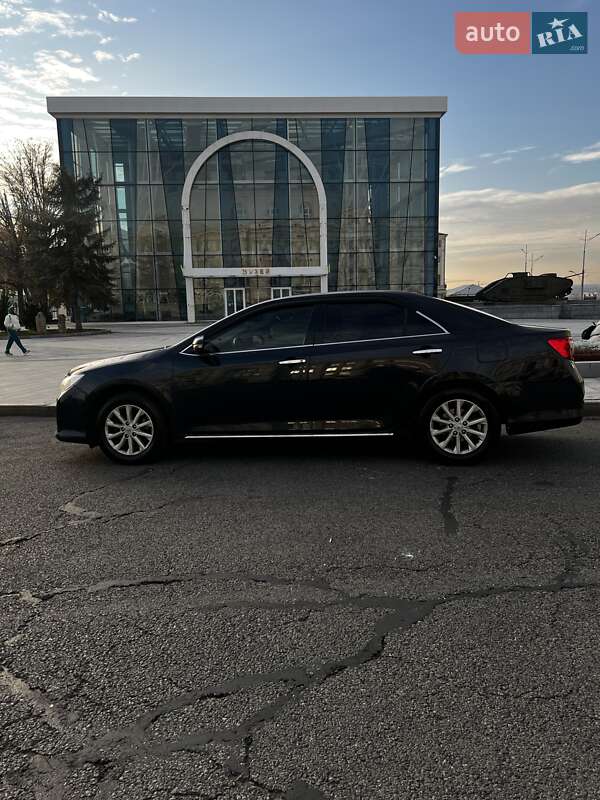 Седан Toyota Camry 2011 в Харькове