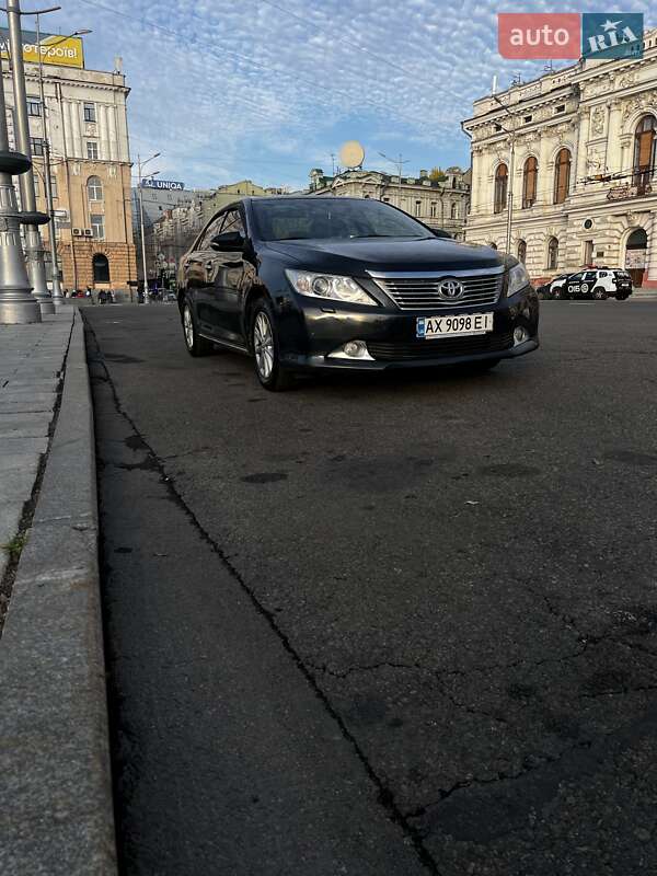 Седан Toyota Camry 2011 в Харькове