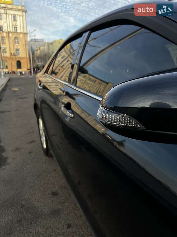 Седан Toyota Camry 2011 в Харькове