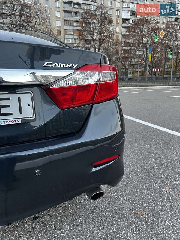 Седан Toyota Camry 2011 в Харькове