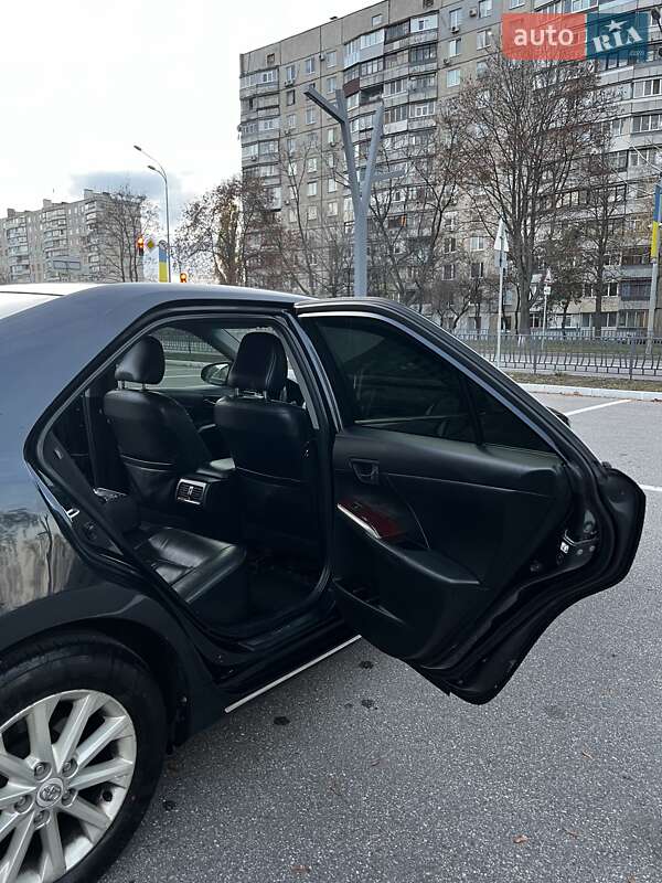 Седан Toyota Camry 2011 в Харькове
