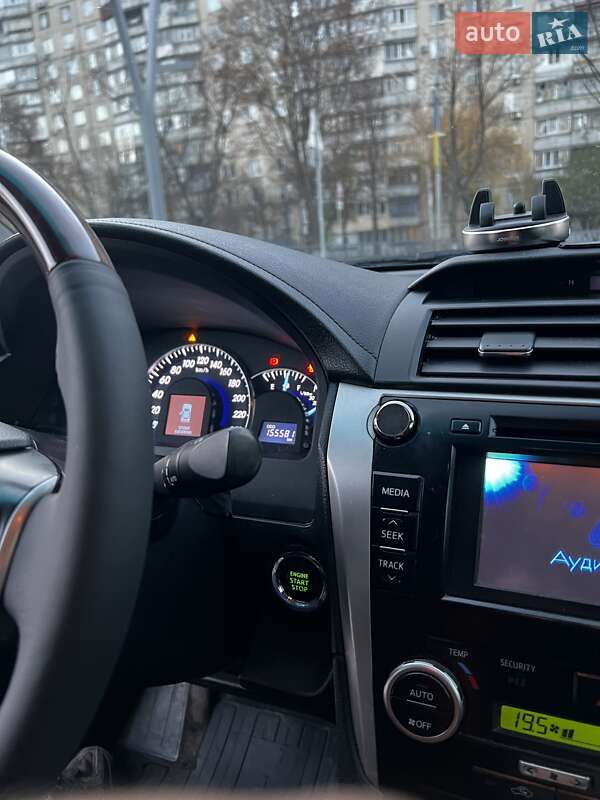 Седан Toyota Camry 2011 в Харькове