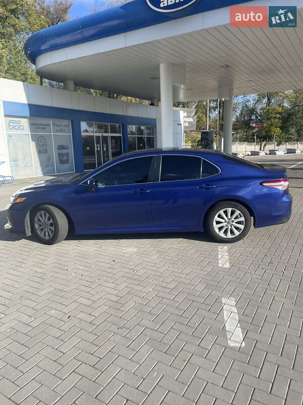 Седан Toyota Camry 2017 в Запорожье