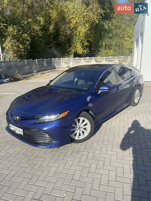 Седан Toyota Camry 2017 в Запорожье