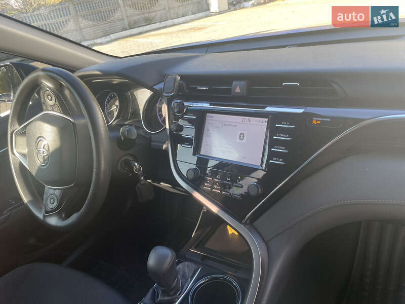 Седан Toyota Camry 2017 в Запорожье