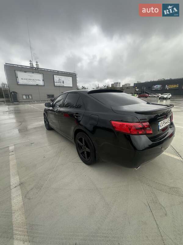 Седан Toyota Camry 2008 в Киеве