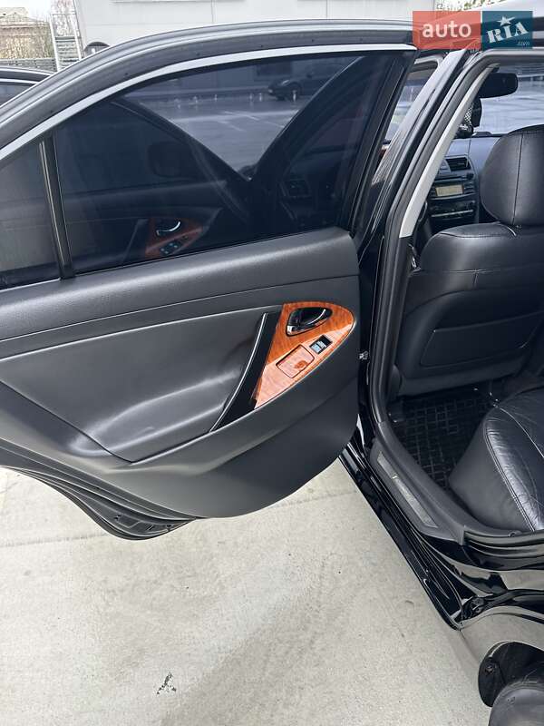 Седан Toyota Camry 2008 в Киеве