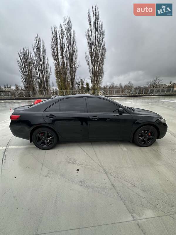 Седан Toyota Camry 2008 в Киеве