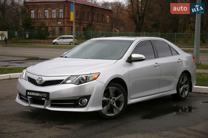 Toyota Camry 2014