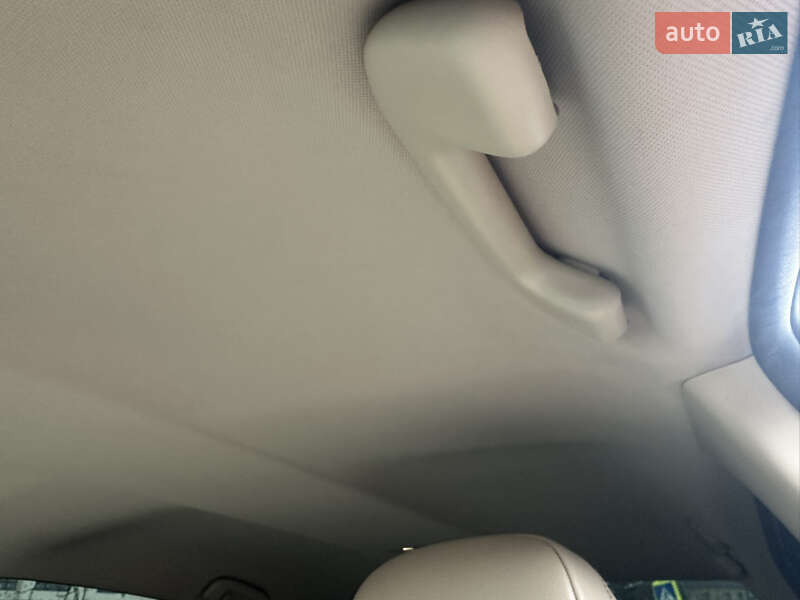 Седан Toyota Camry 2018 в Киеве