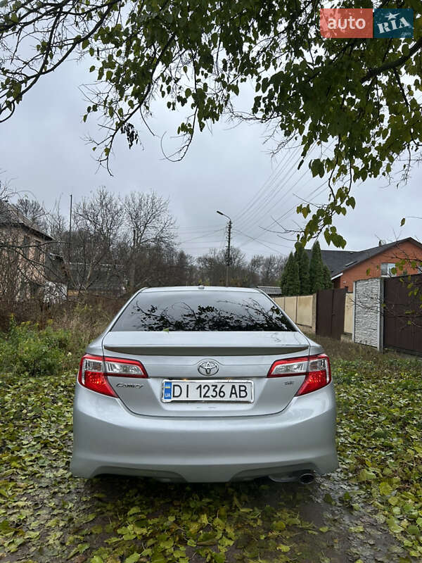 Седан Toyota Camry 2014 в Броварах