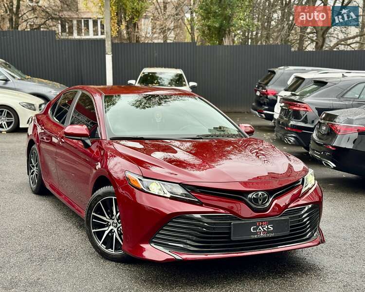 Toyota Camry 2019