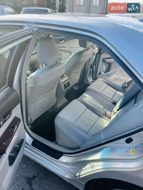 Седан Toyota Camry 2012 в Тернополе