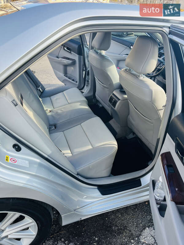 Седан Toyota Camry 2012 в Тернополе