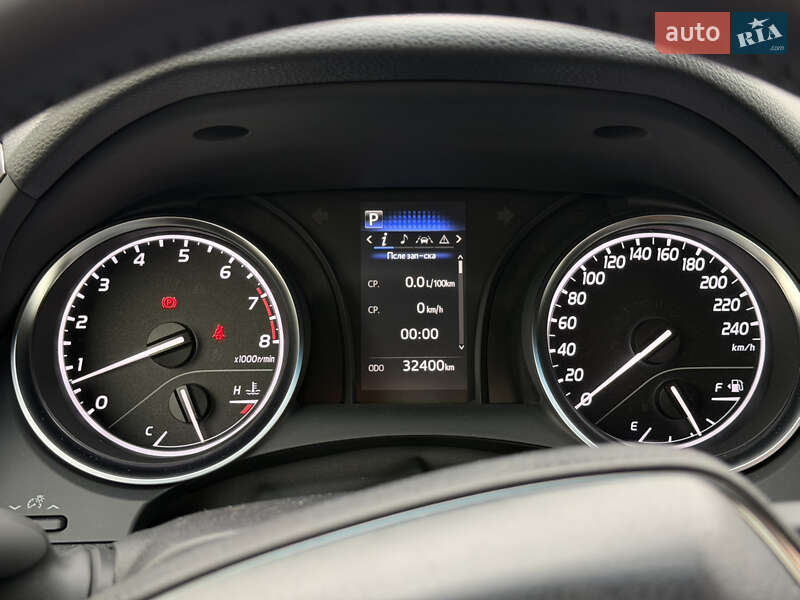 Седан Toyota Camry 2024 в Киеве