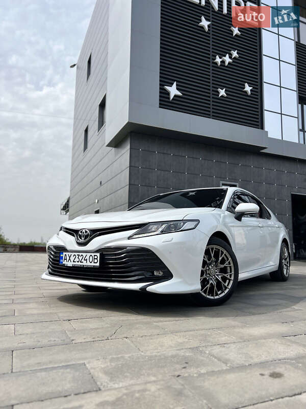 Седан Toyota Camry 2018 в Полтаве фото 11 Седан Toyota Camry 2018 в Полтаве