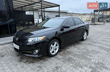 Седан Toyota Camry 2012 в Києві