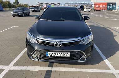 Седан Toyota Camry 2015 в Киеве