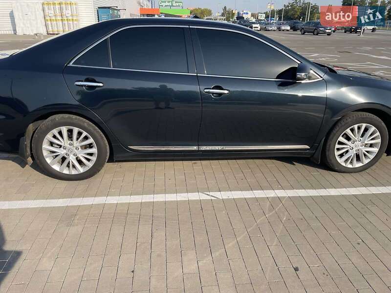 Седан Toyota Camry 2015 в Киеве