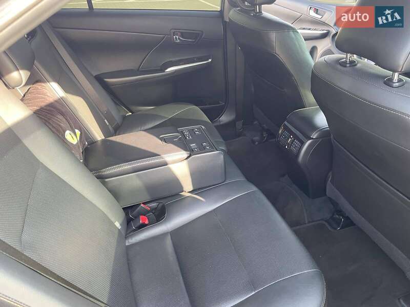 Седан Toyota Camry 2015 в Киеве