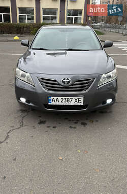 Седан Toyota Camry 2006 в Києві