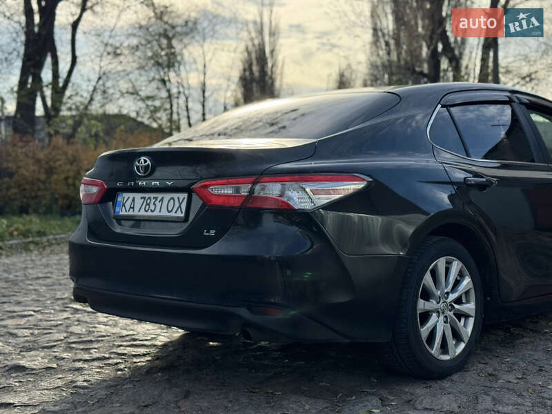 Седан Toyota Camry 2017 в Виннице
