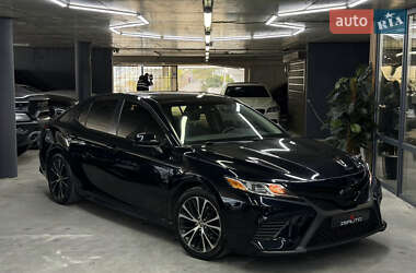 Седан Toyota Camry 2017 в Одессе