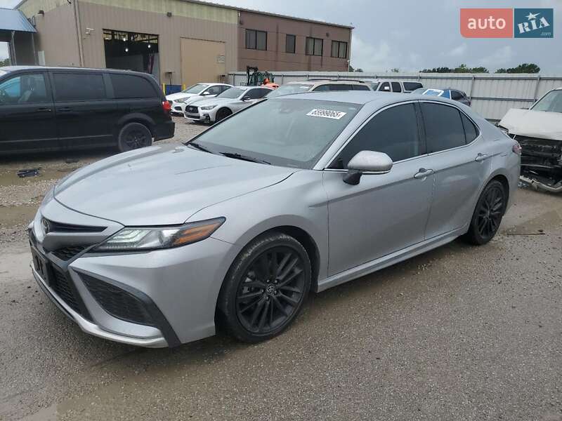Toyota Camry 2024