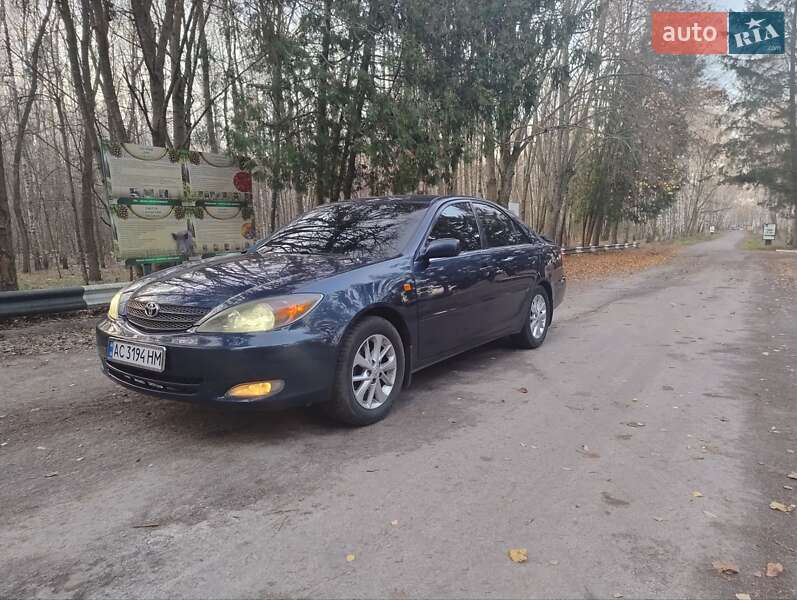 Седан Toyota Camry 2002 в Киеве
